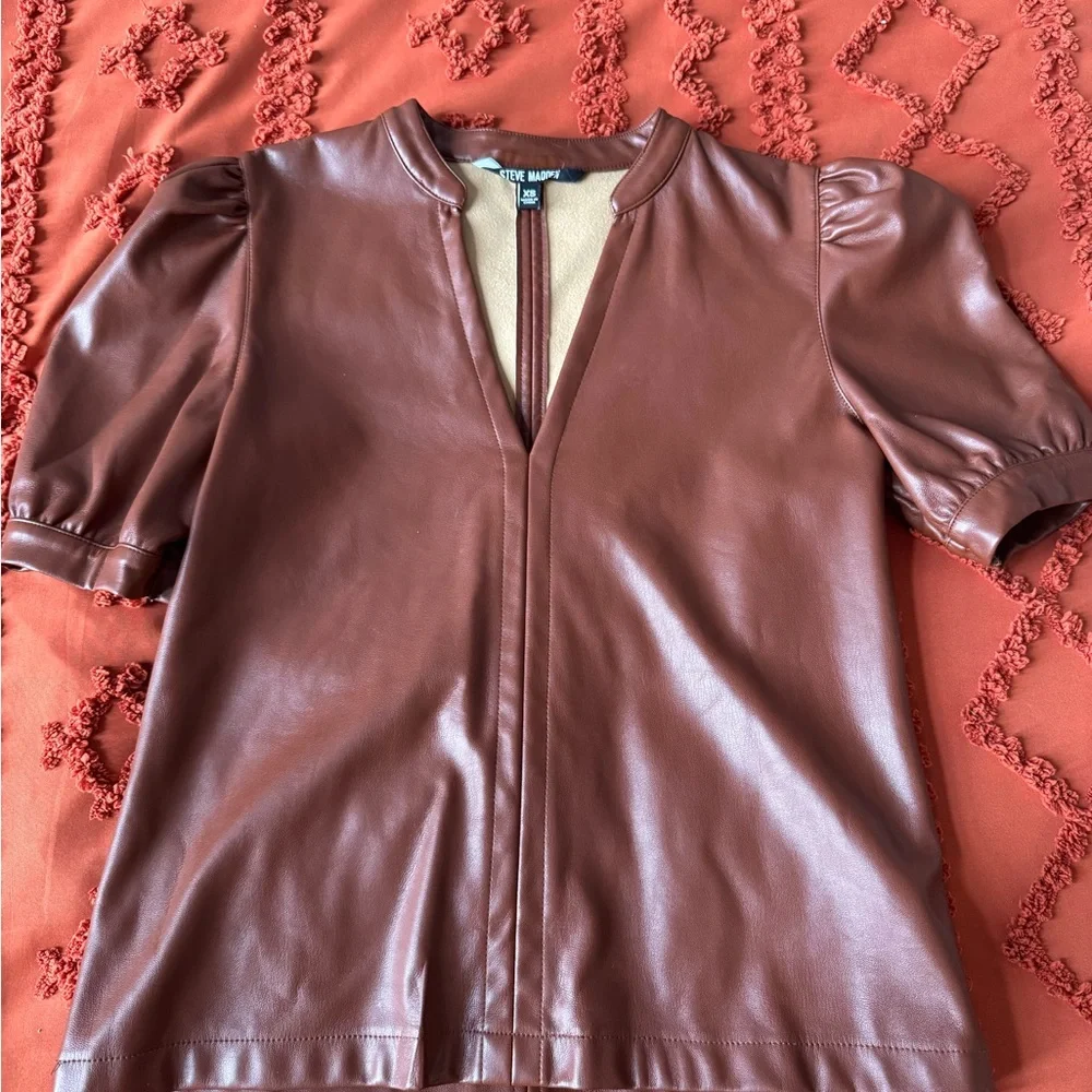 Steve Madden Jane Puff-sleeve faux leather top - Picture 5 of 5